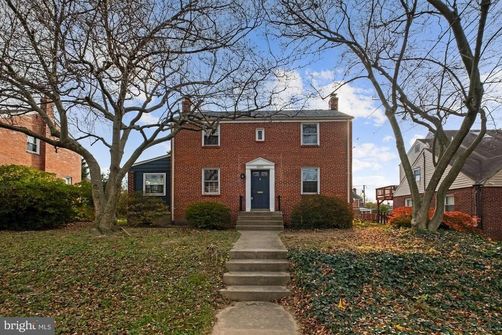 Photo of 10011 MARKHAM STREET