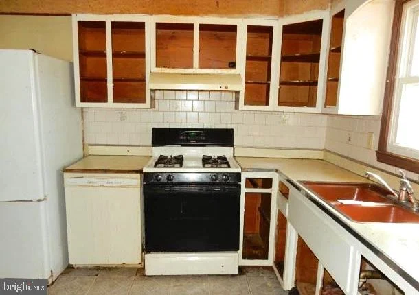 Photo of 1415 LARCH ROAD