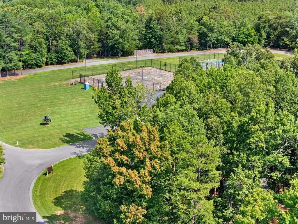 Photo of 178 PINEHURST DRIVE