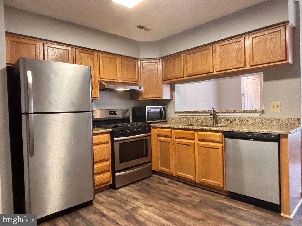 Photo of Unit 5 at 2159 BRISTOL DRIVE