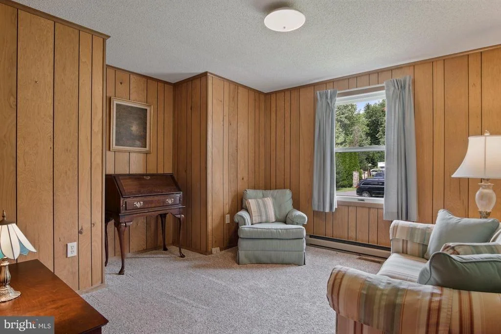 Photo of 1437 HARDING LANE
