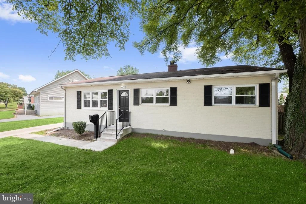 Photo of 6035 MOOREHEAD ROAD