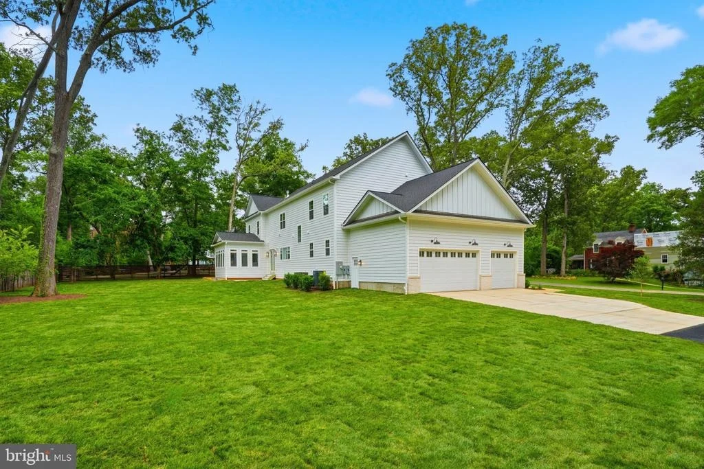 Photo of 1142 CAMERON ROAD