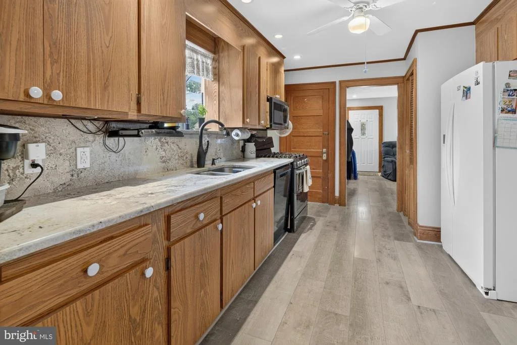Photo of 8 PENNROAD AVE