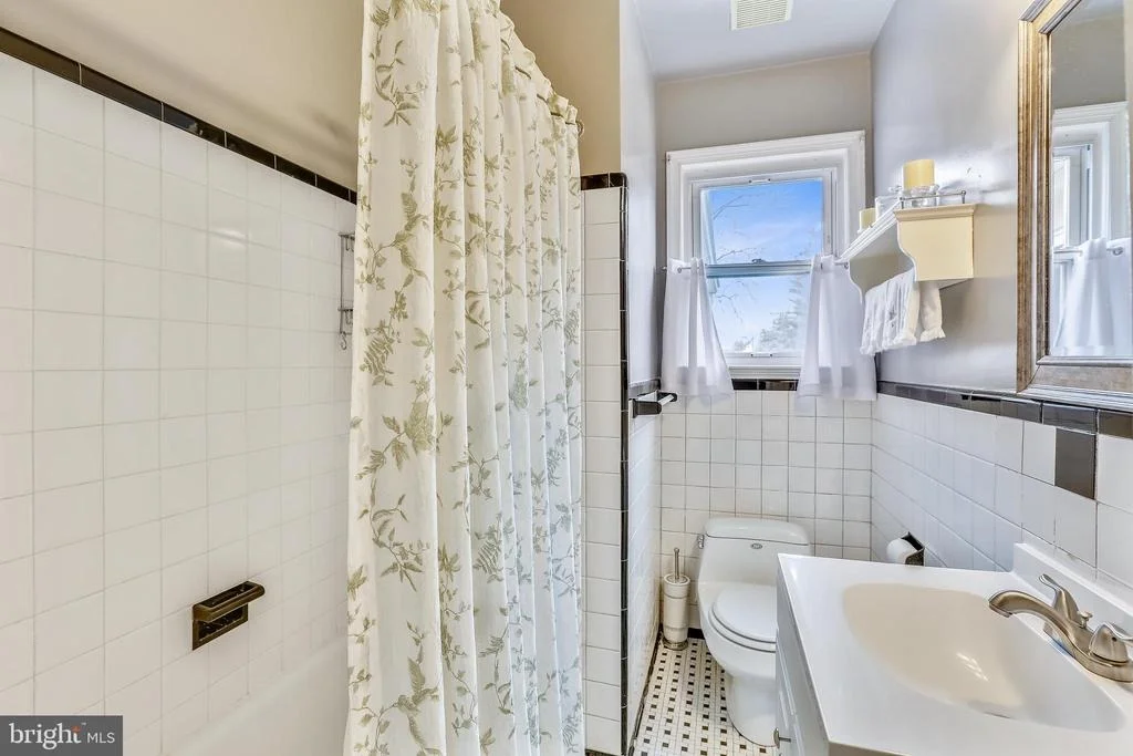 Photo of 8917 WALDEN ROAD