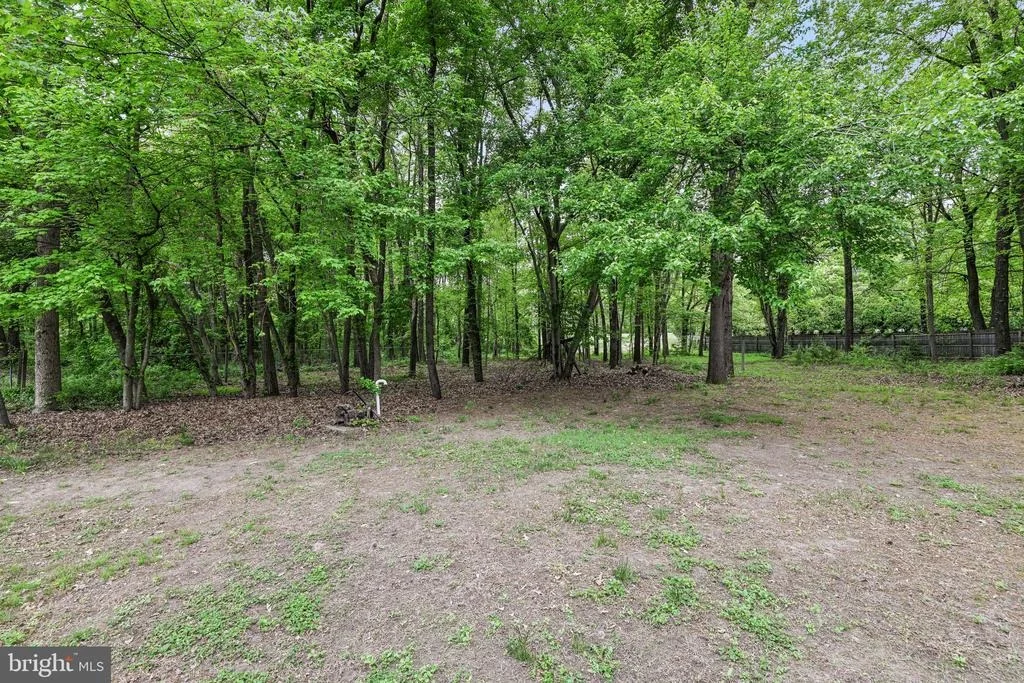 Photo of 592 EASON DRIVE