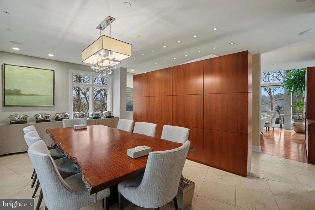 Photo of 1100 CREST LANE