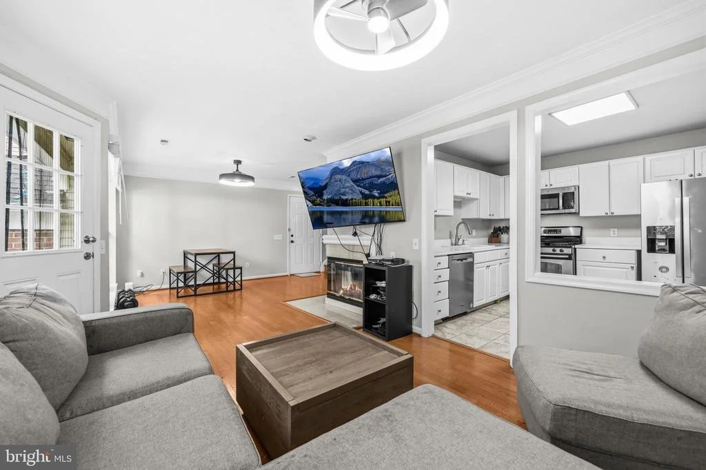Photo of Unit 301 at 21843 BALDWIN SQUARE