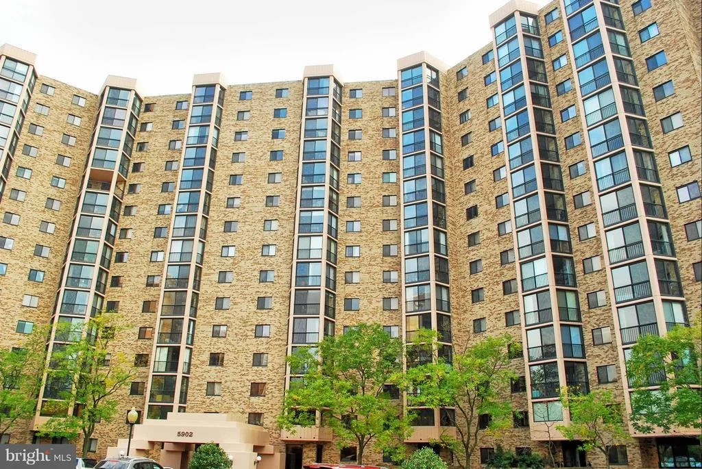 Photo of Unit 508 at 5902 MOUNT EAGLE DRIVE