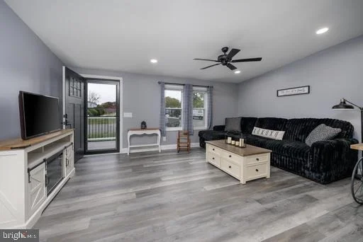 Photo of 401 MAPLEHURST COURT