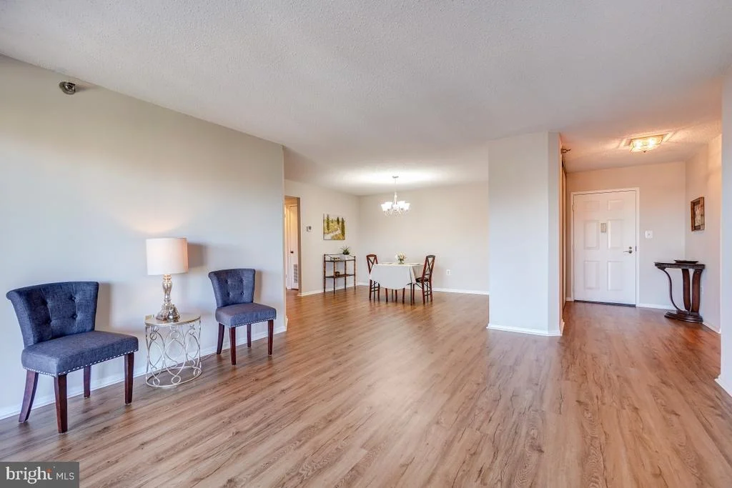 Photo of Unit 41021 at 15100 INTERLACHEN DRIVE
