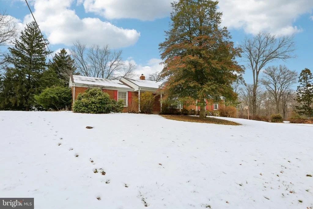 Photo of 24140 DOREEN DRIVE