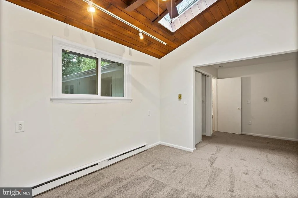 Photo of 1668 WINCHESTER ROAD