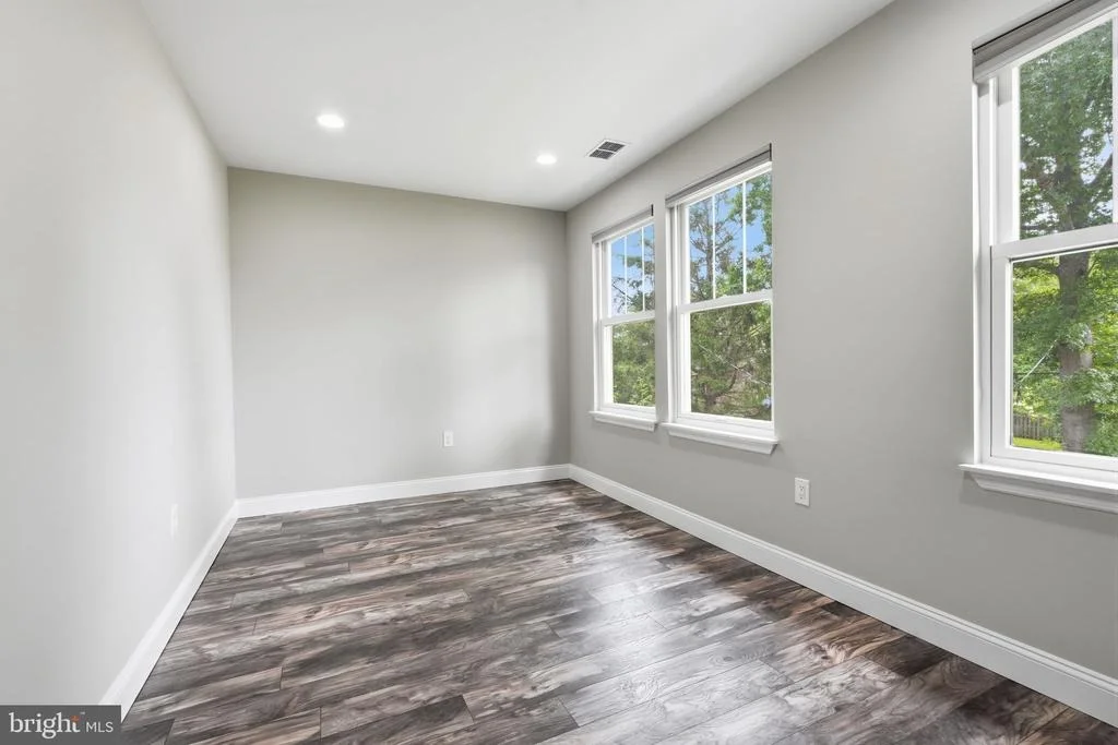 Photo of 1633 REED ROAD