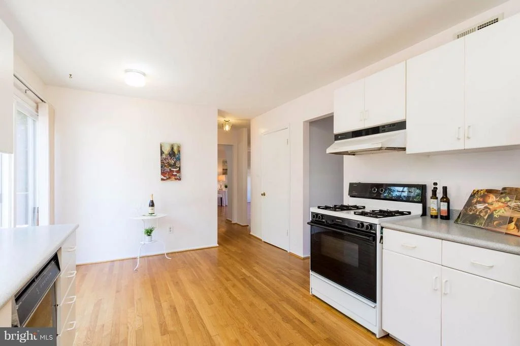 Photo of 9609 PODIUM DRIVE