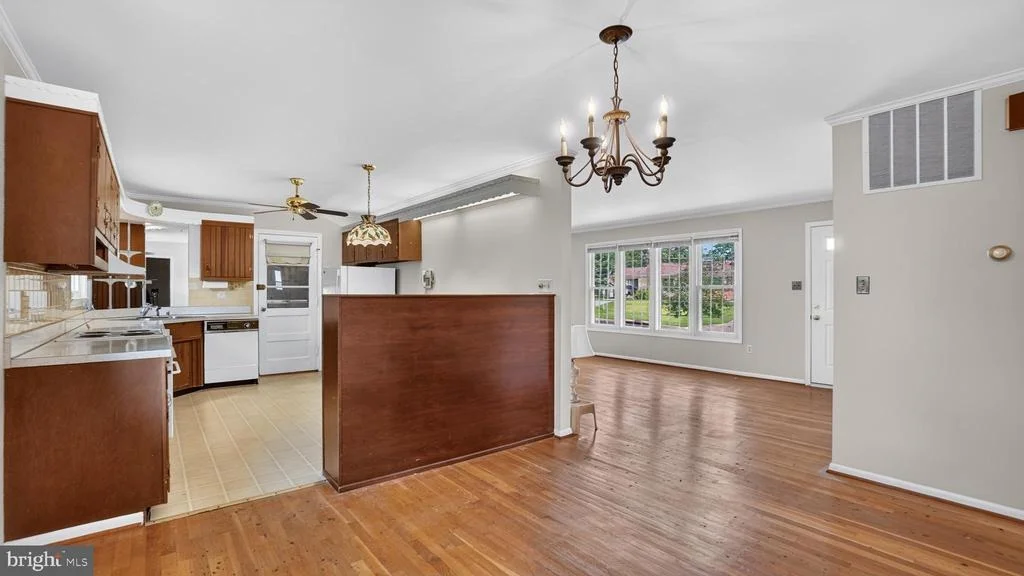 Photo of 3131 CASTLELEIGH ROAD
