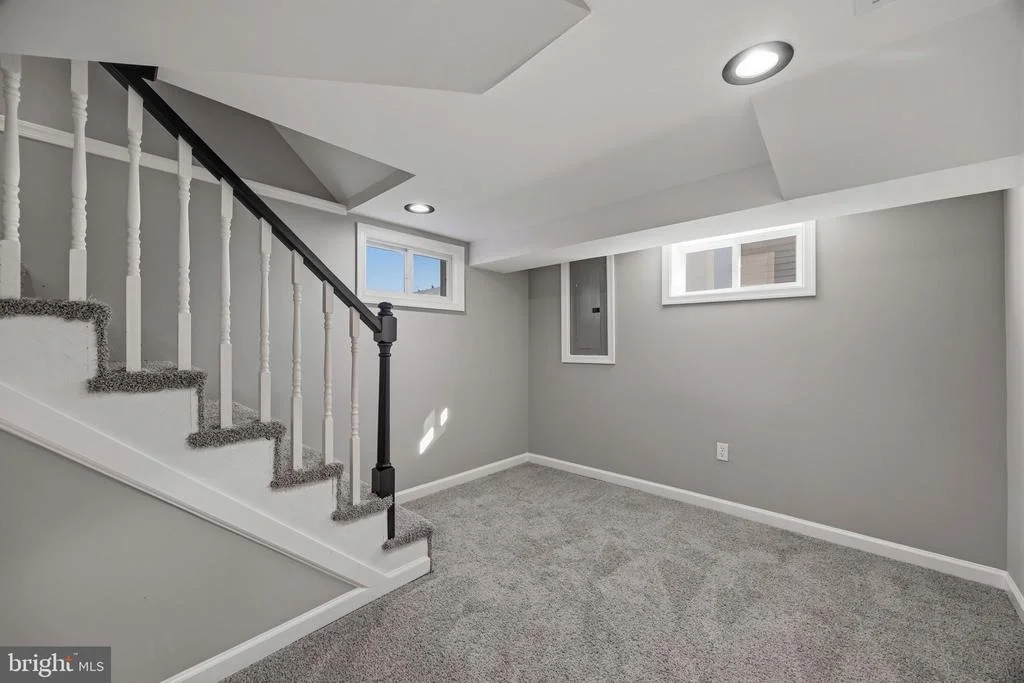 Photo of 183 KENWOOD ROAD