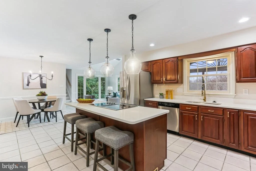 Photo of 9409 THORNEDIKE DRIVE