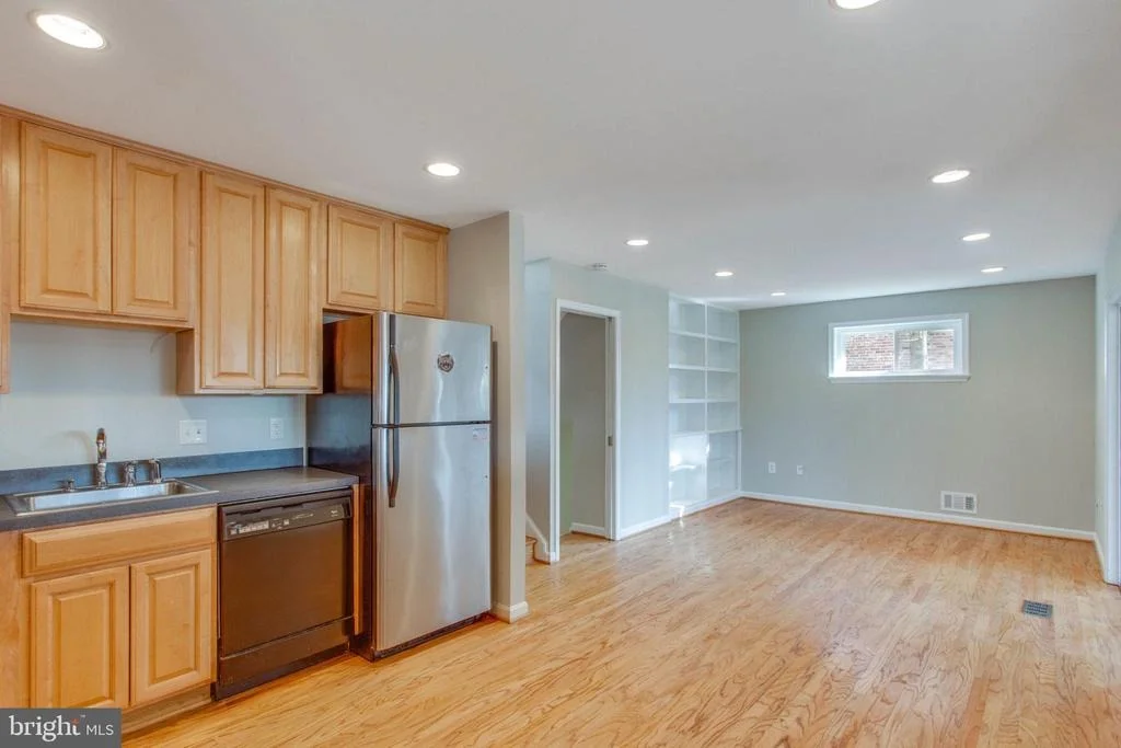 Photo of 10409 FOREST AVENUE