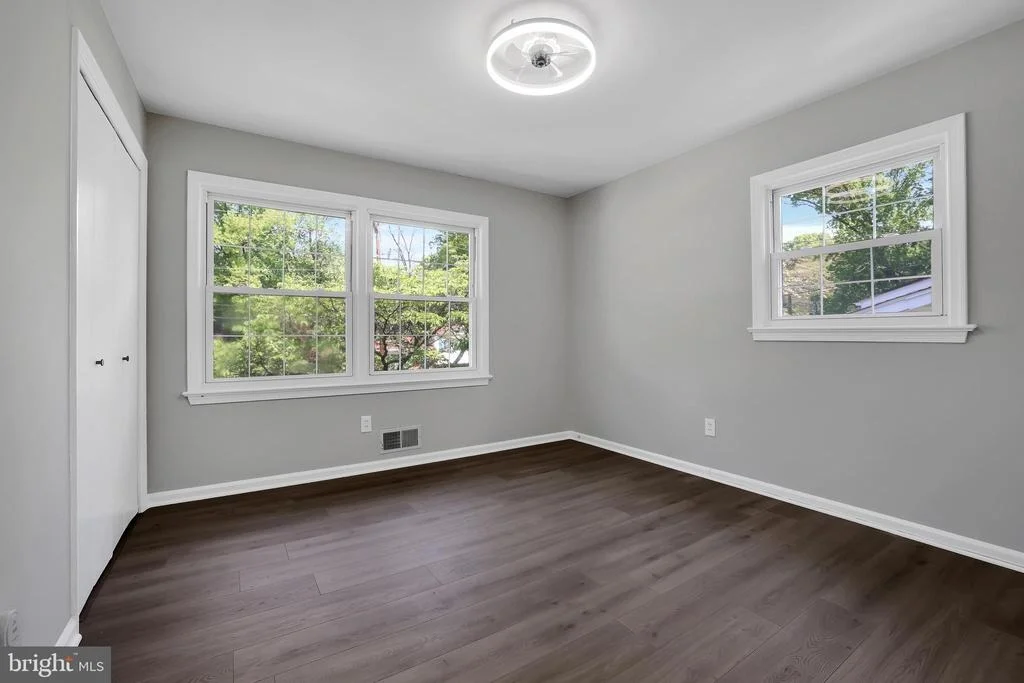 Photo of 833 LOXFORD TERRACE