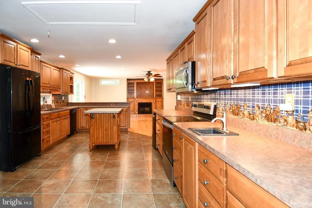 Photo of 8870 BROOK DRIVE