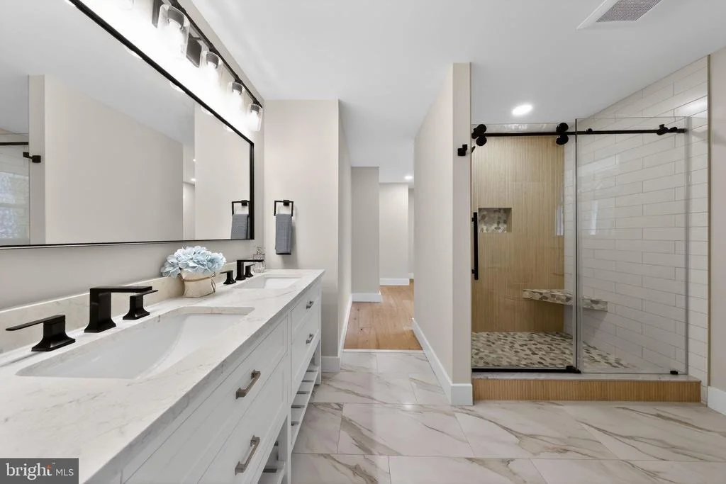 Photo of 113 W CENTENNIAL DRIVE