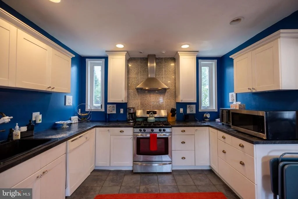 Photo of 39 E 2ND AVENUE