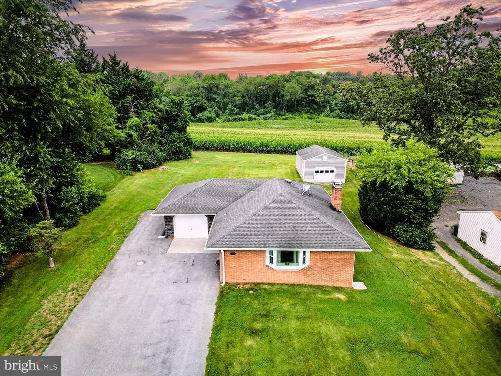 Photo of 4090 BOTELER ROAD