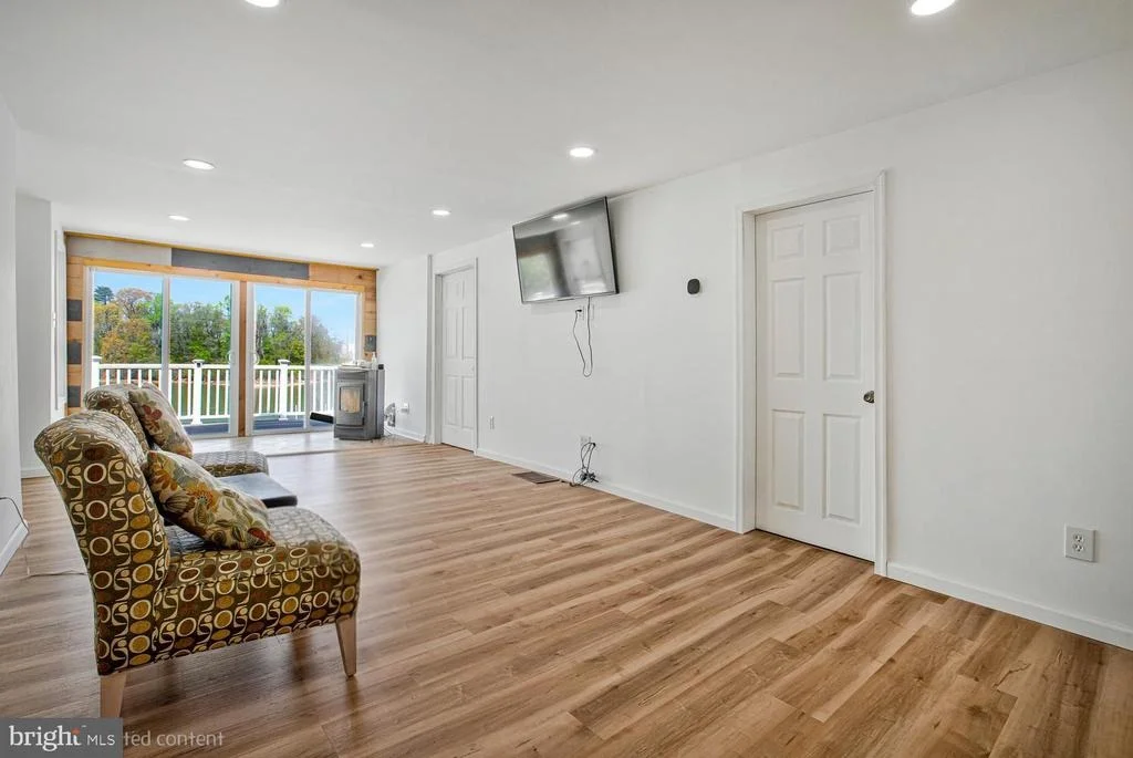 Photo of 7801 WATERVIEW