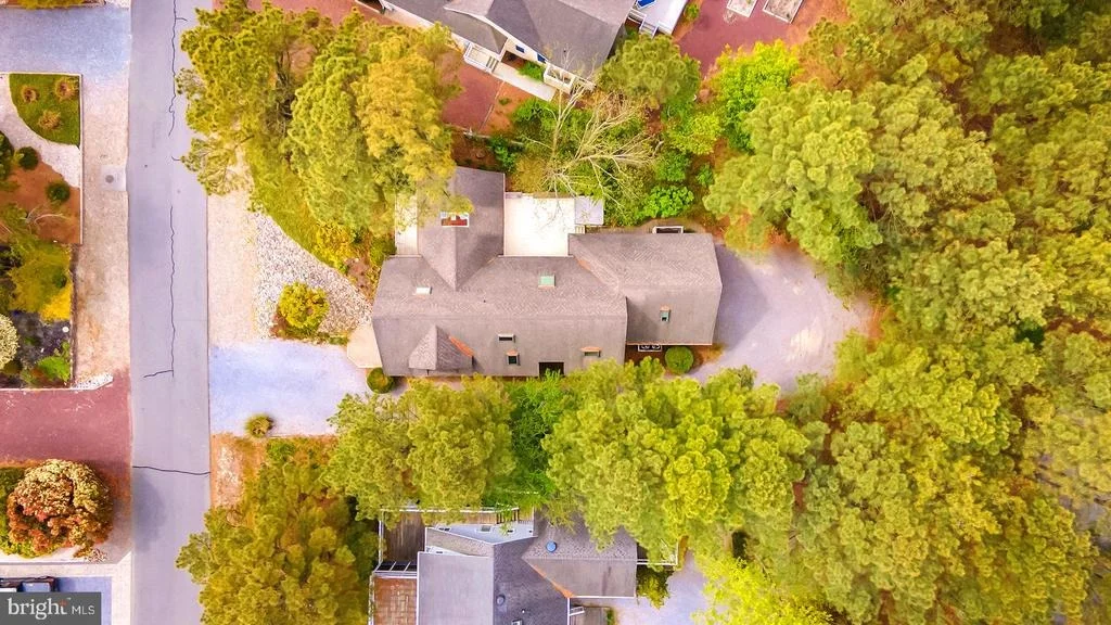 Photo of 208 POND VIEW DRIVE