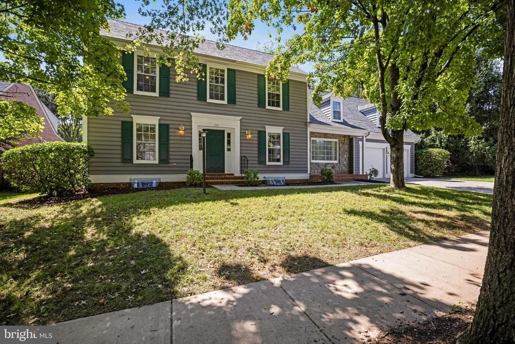 Photo of 500 MIDSUMMER DRIVE