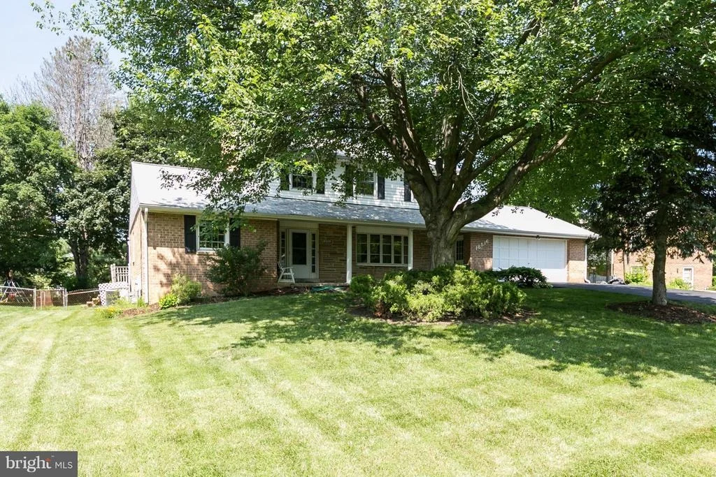 Photo of 18516 ROLLING ACRES WAY