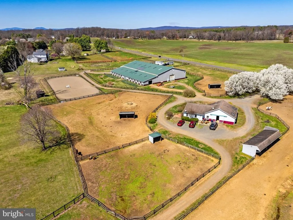 Photo of 7453 OPAL ROAD