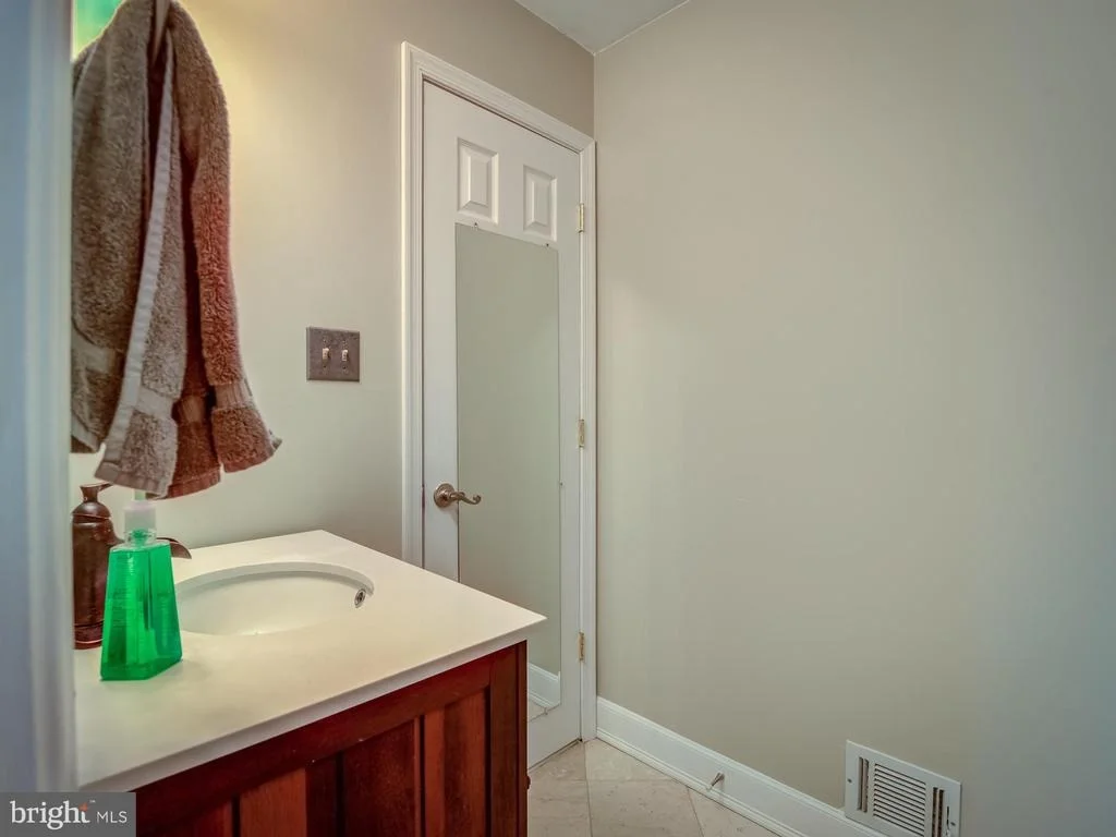 Photo of 370 WILETT DRIVE