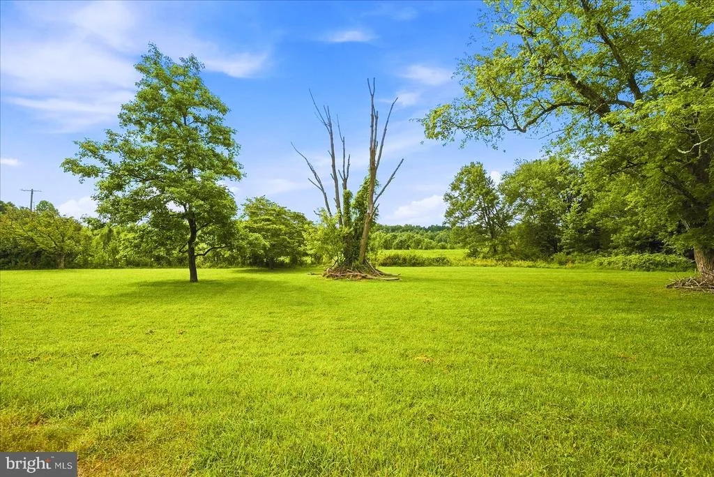 Photo of 5904 MUNCASTER MILL ROAD