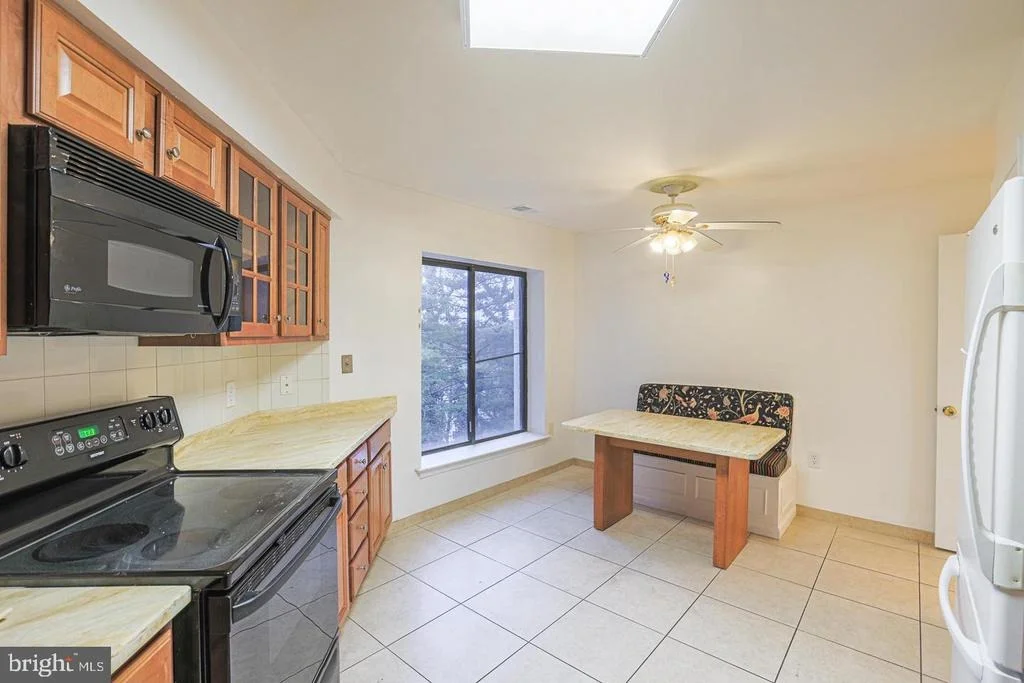 Photo of Unit 405D at 3041 FALLSTAFF ROAD