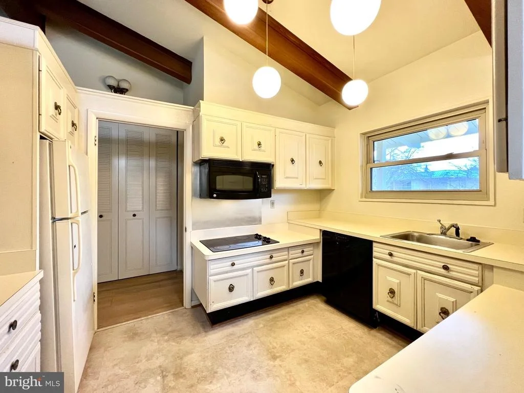 Photo of Unit 72C at 3370 GLENEAGLES DRIVE
