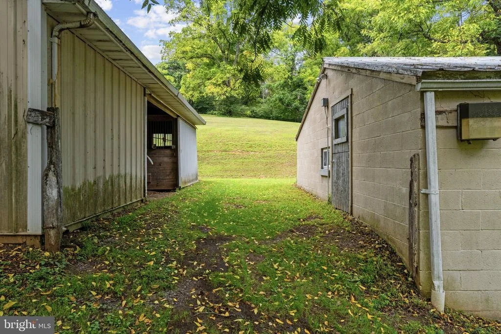 Photo of 39902 THOMAS MILL ROAD