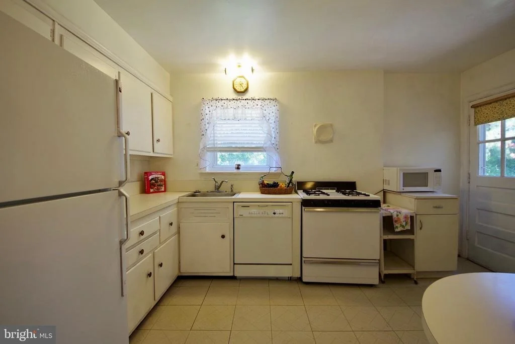 Photo of 10409 ROYALTON TERRACE
