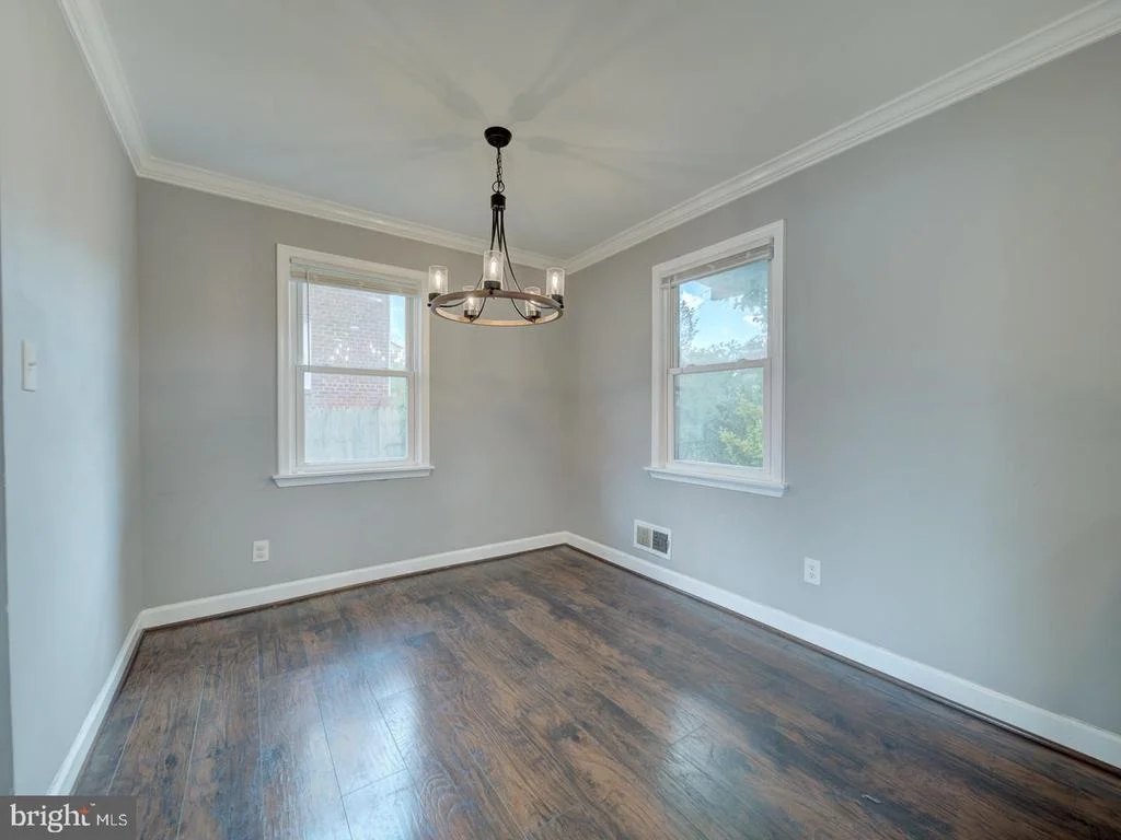 Photo of 2407 SAINT CLAIR DRIVE