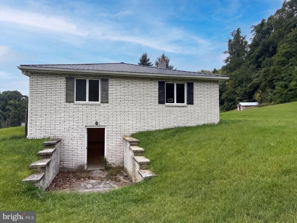 Photo of 814 BECKS GAP ROAD