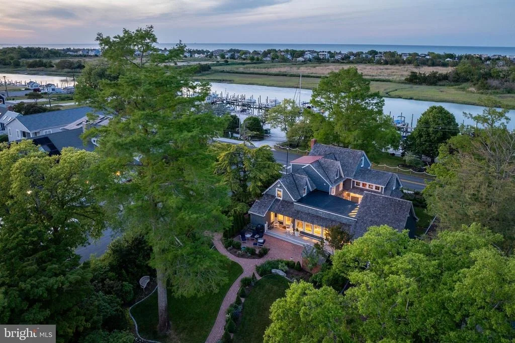 Photo of 410 PILOTTOWN ROAD