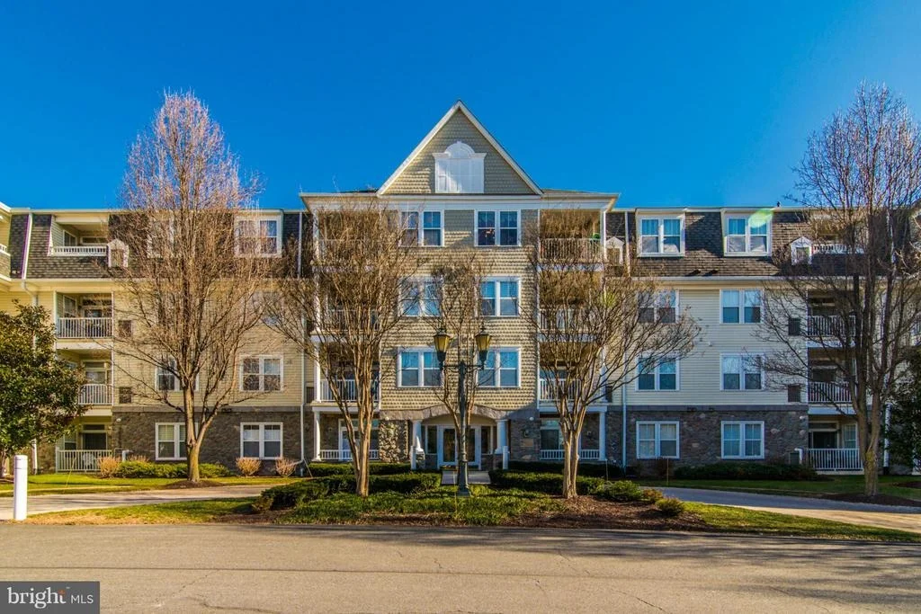Photo of Unit 401 at 2500 WATERSIDE DRIVE