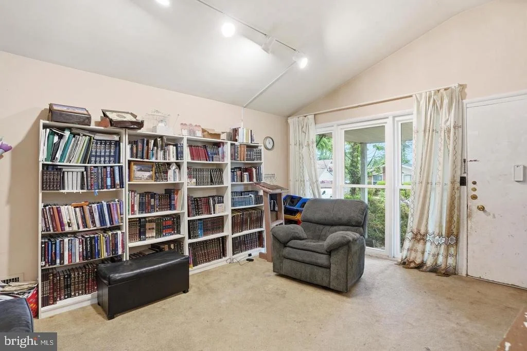 Photo of 5908 WINNER AVENUE