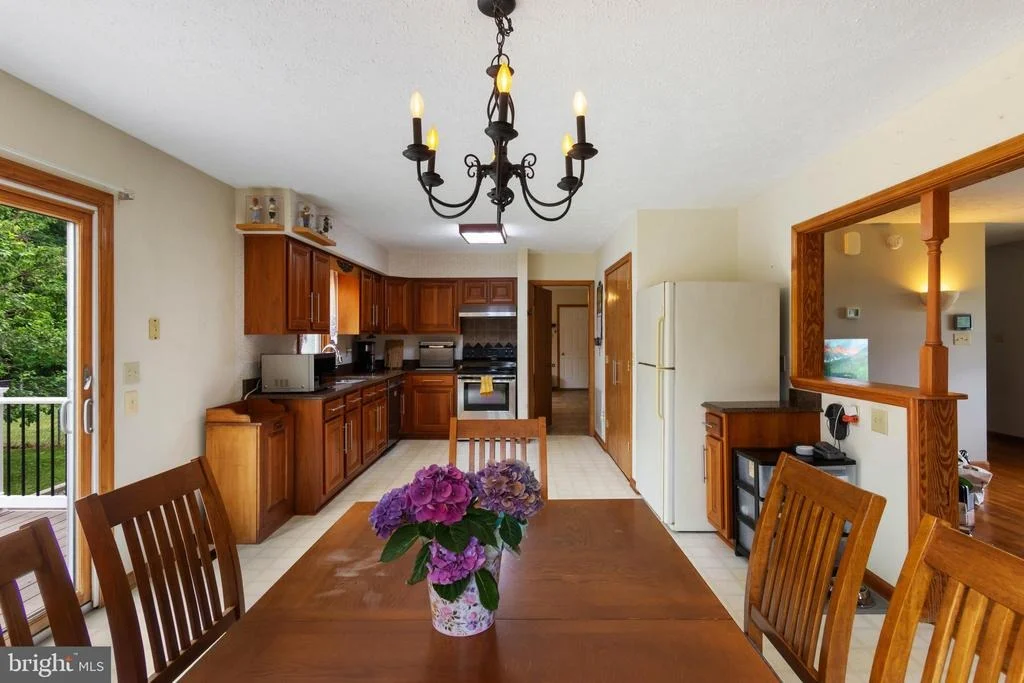 Photo of 2380 MOREAU DRIVE