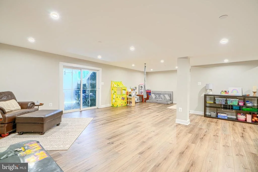 Photo of 2553 HANOVER PIKE