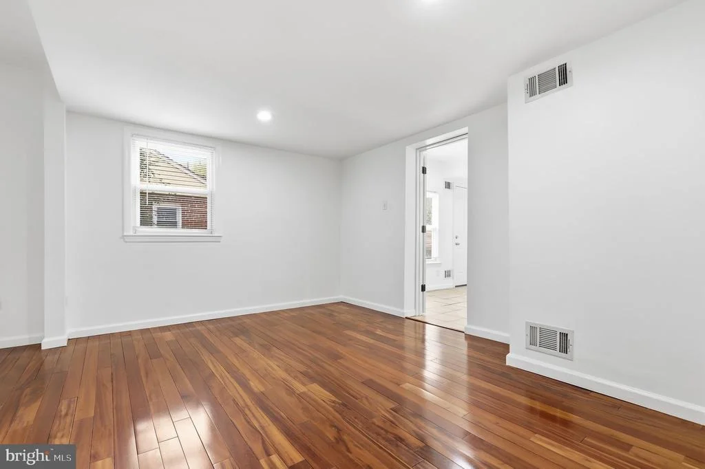 Photo of 1511 CREST ROAD