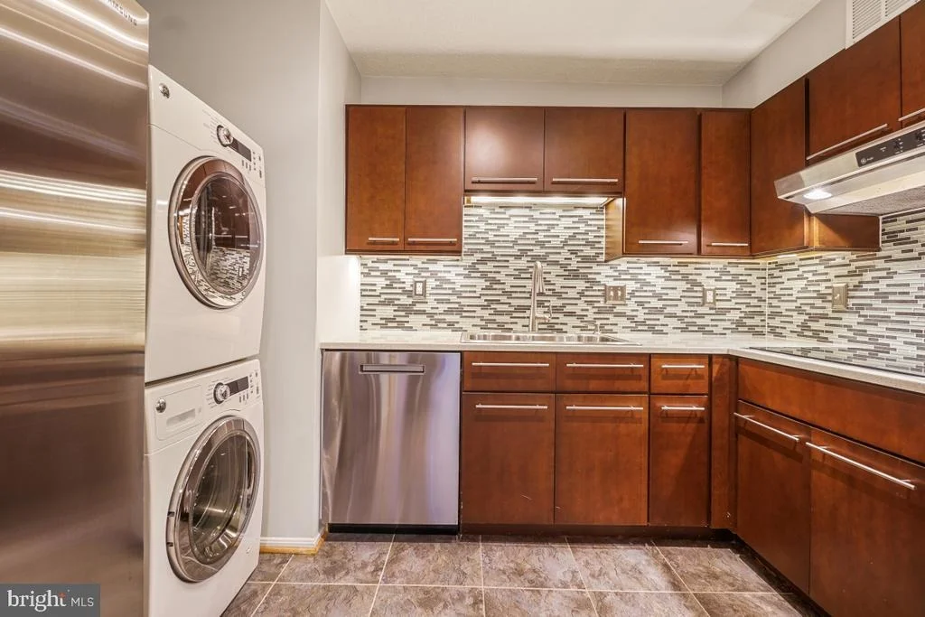 Photo of Unit 1503 at 5902 MOUNT EAGLE DRIVE