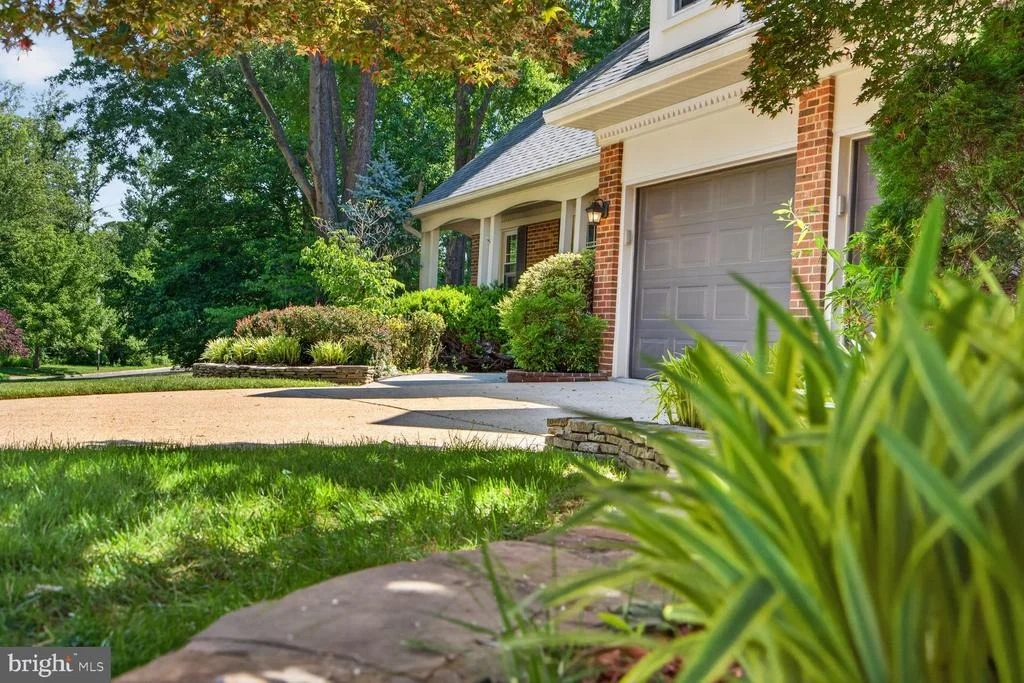 Photo of 7801 HUNTSMAN BOULEVARD