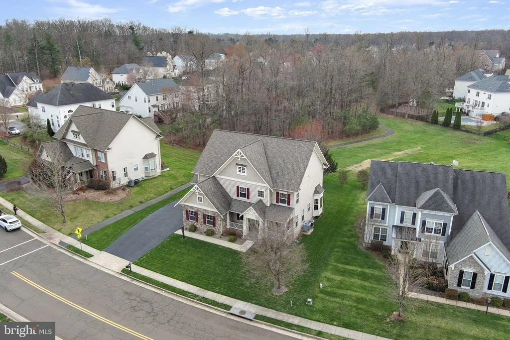 Photo of 4045 CRAY DRIVE
